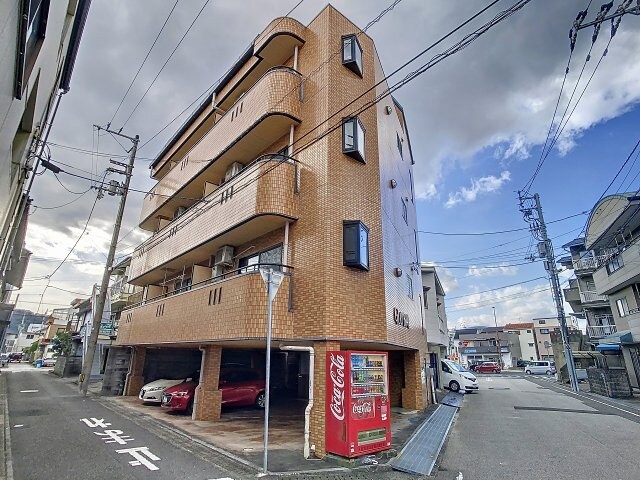 物件外観写真1　(2024年3月撮影)