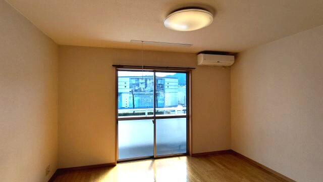 物件内観写真2　(2022年2月撮影)