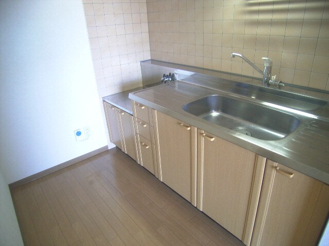 物件内観写真5　(3階別室の参考写真です。現況を優先します。（301）)