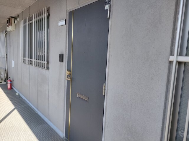 物件内観写真15　(3階別室の参考写真です。現況を優先します。（301）)