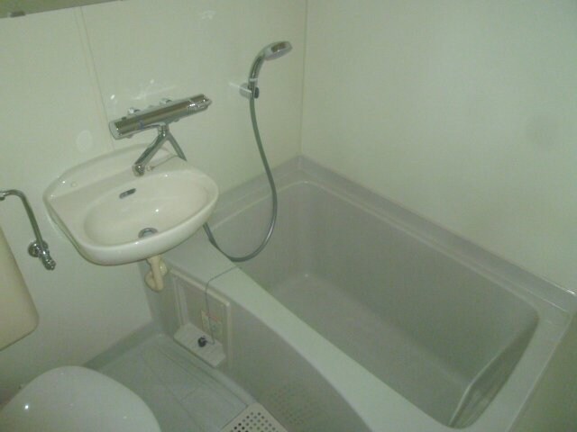 物件内観写真4　(現況を優先します。（撮影時期：2017年2月）)