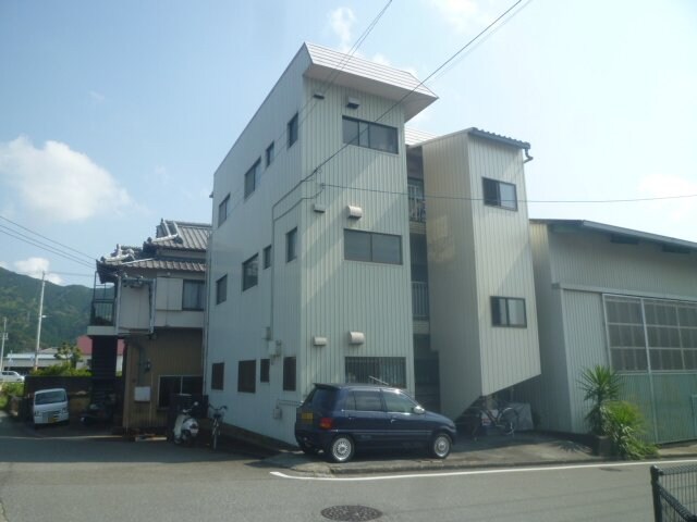 物件外観写真1　(現況を優先します。（撮影時期：2017年5月）)