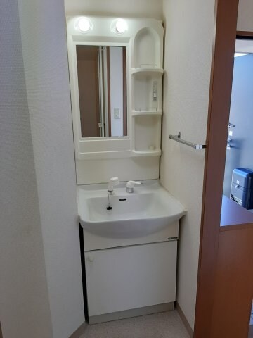 物件内観写真12　(現況が相違する場合は現況を優先致します。)