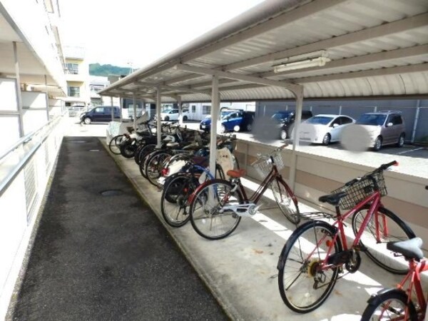 建物設備(駐輪場)