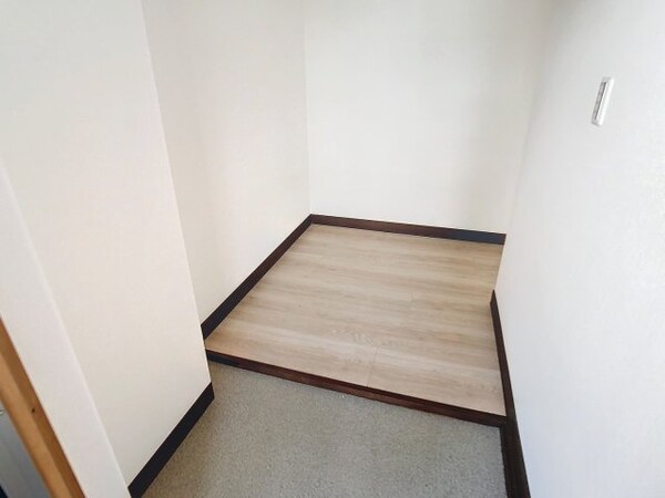 玄関(2024年12月撮影※現況を優先致します。)