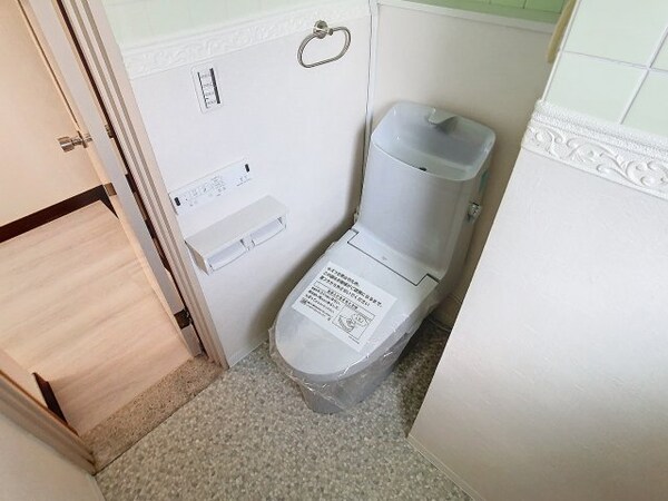 トイレ(2024年12月撮影※現況を優先致します。)