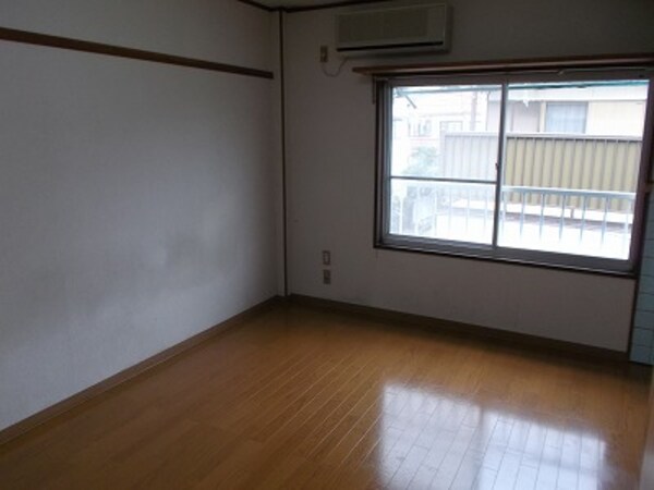 居室(2階別室の参考写真です。現況を優先します。（207）)