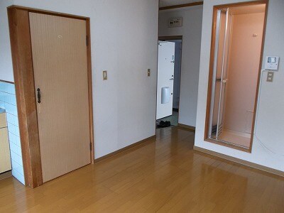 物件内観写真8　(2階別室の参考写真です。現況を優先します。（207）)