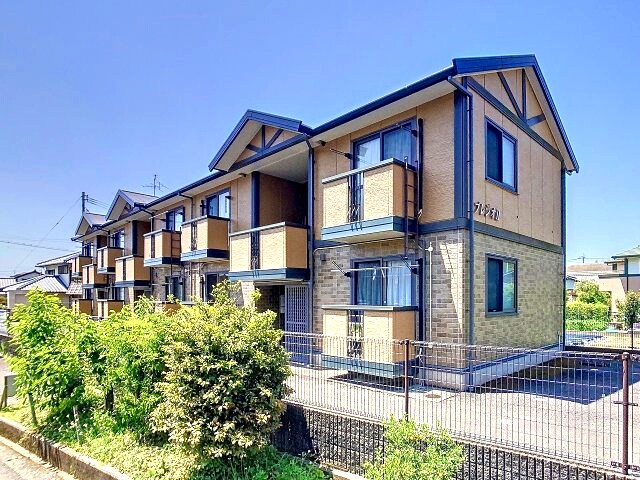 物件外観写真1　(2025年5月撮影)