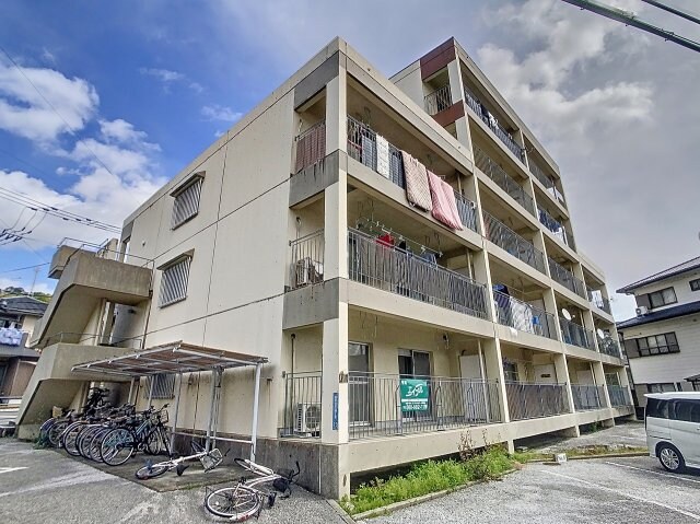 物件外観写真1　(2024年3月撮影)