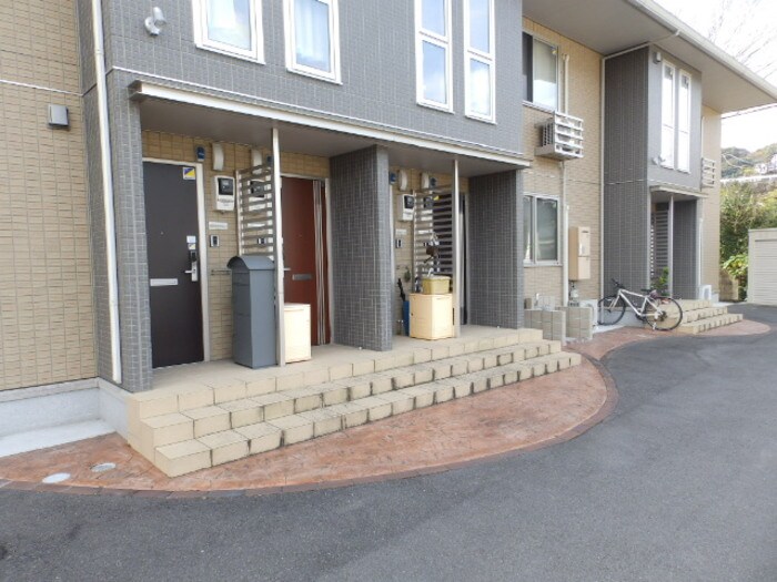 物件内観写真5　(エントランス)