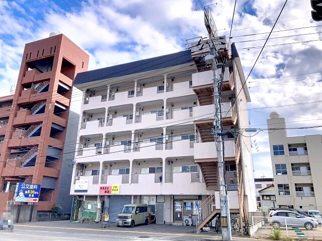 物件外観写真1　(2025年10月撮影)