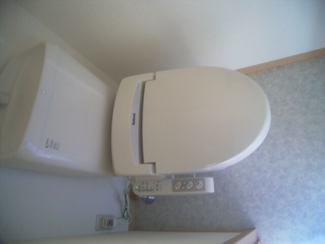 物件内観写真5　(2階別室の参考写真です。現況を優先します。（202）)