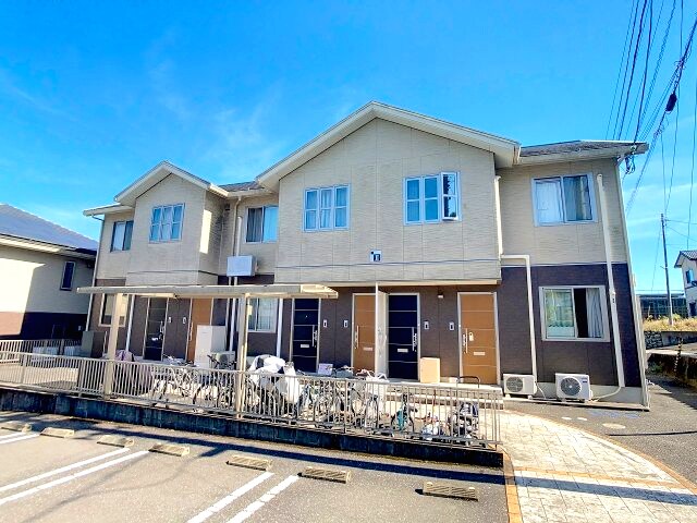 物件外観写真1　(2025年7月撮影)