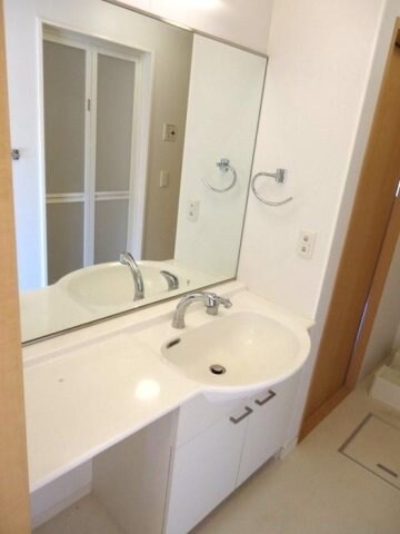 物件内観写真6　(洗髪洗面化粧台)