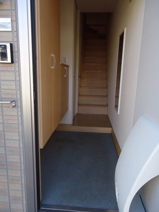 物件内観写真12　(玄関)