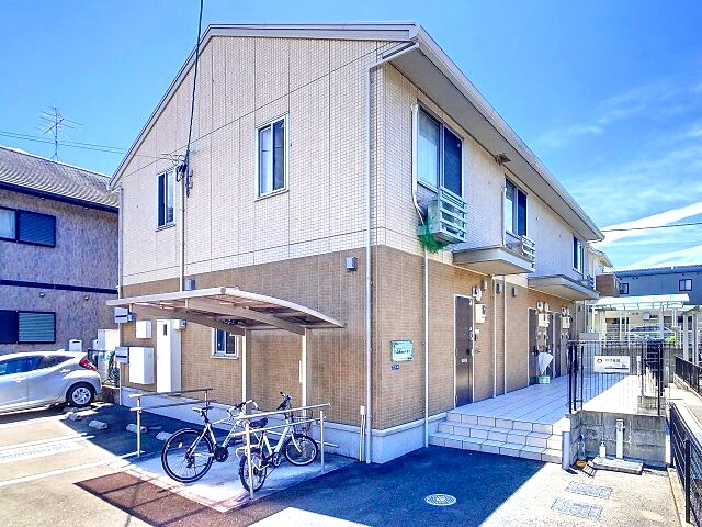 物件外観写真1　(2025年5月撮影)