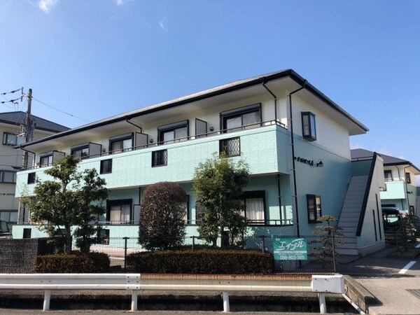 外観(現況が相違する場合は現況を優先致します。)