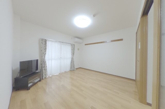 物件内観写真4　(同タイプ間取り別室の写真です。現況を優先致します。（2022)