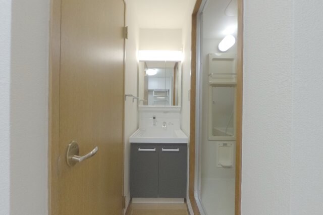 物件内観写真6　(同タイプ間取り別室の写真です。現況を優先致します。（2022)