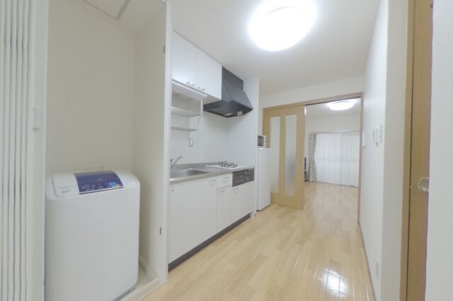 物件内観写真10　(同タイプ間取り別室の写真です。現況を優先致します。（2022)