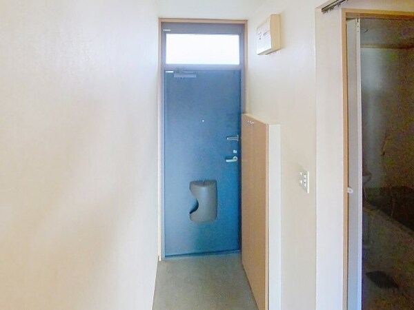 玄関(2025年8月撮影)