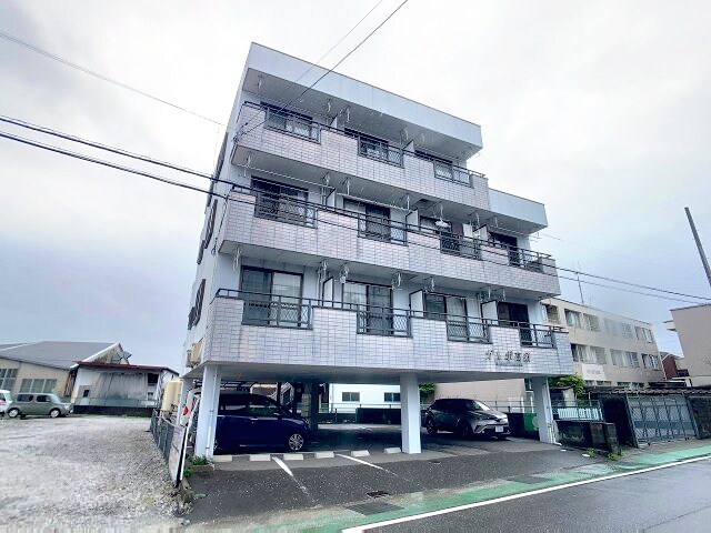 物件外観写真1　(2025年5月撮影)