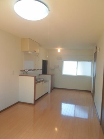 物件内観写真2　(2016年11月撮影)