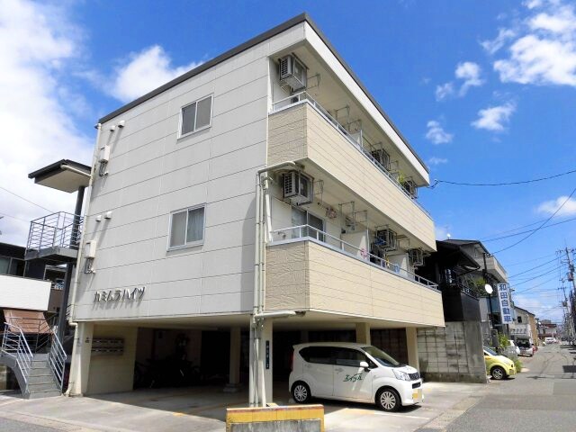 物件外観写真1　(2018年8月撮影)