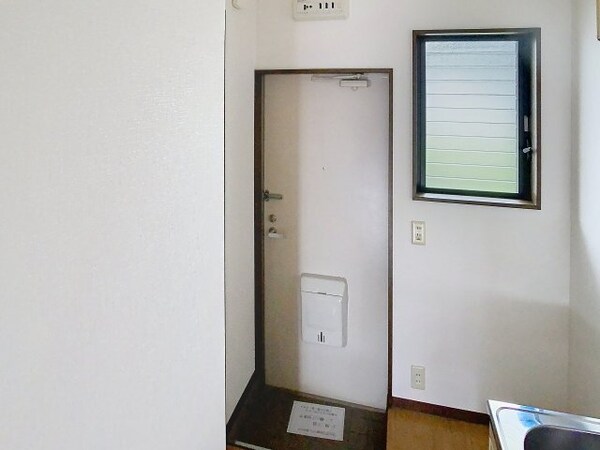 玄関(2025年8月撮影)