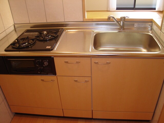 物件内観写真4　(キッチンコンロ付き)