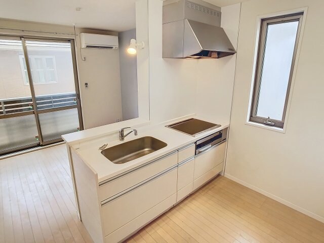 物件内観写真3　(現況を優先します。（撮影時期：2024年4月）)