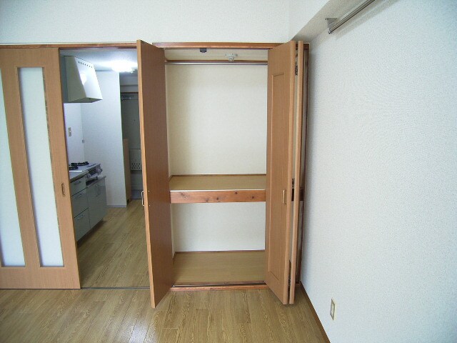 物件内観写真8　(2階別室の参考写真です。現況を優先します。（201）)