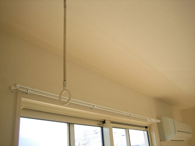 物件内観写真8　(2階別室の参考写真です。現況を優先します。（202）)