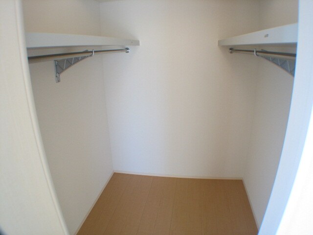 物件内観写真9　(2階別室の参考写真です。現況を優先します。（202）)