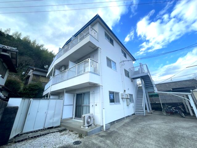 物件外観写真1　(2023年3月撮影)