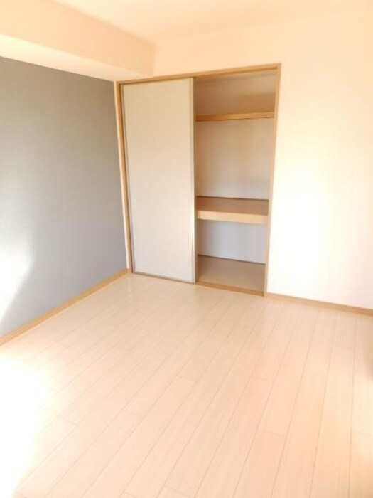 内装他(南洋室)