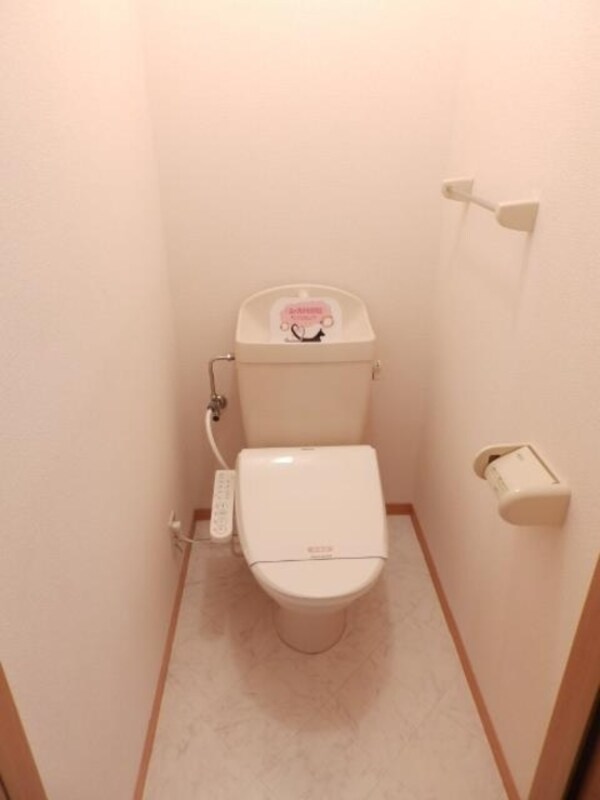 トイレ(トイレ（温水洗浄暖房便座）)