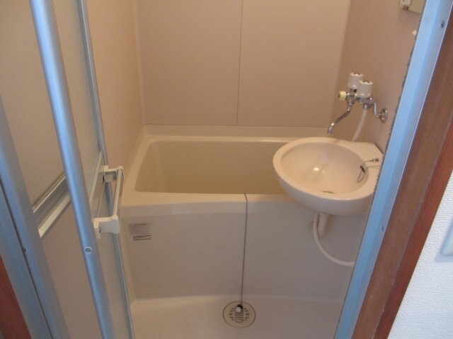 物件内観写真4　(2階別室の参考写真です。現況を優先します。（202）)