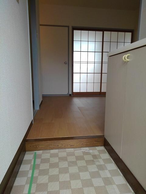 物件内観写真13　(玄関)