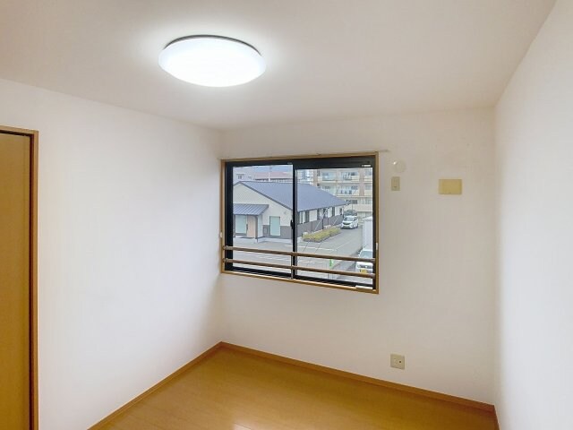 物件内観写真12　(現況が相違する場合は現況を優先致します。2025年3月撮影)