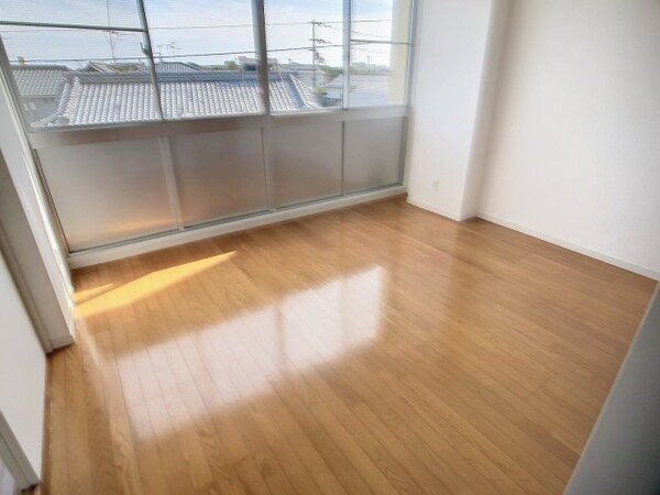 洋室(2024年2月撮影※現況を優先致します。)