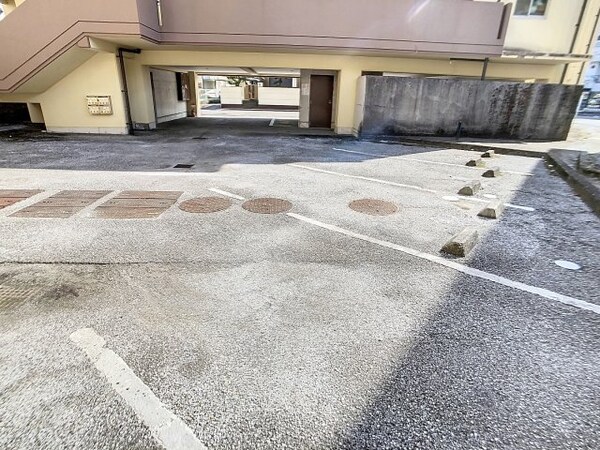駐車場(2024年2月撮影※現況を優先致します。)