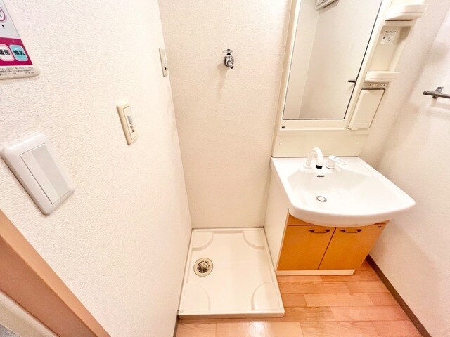 物件内観写真11　(洗濯機置場)