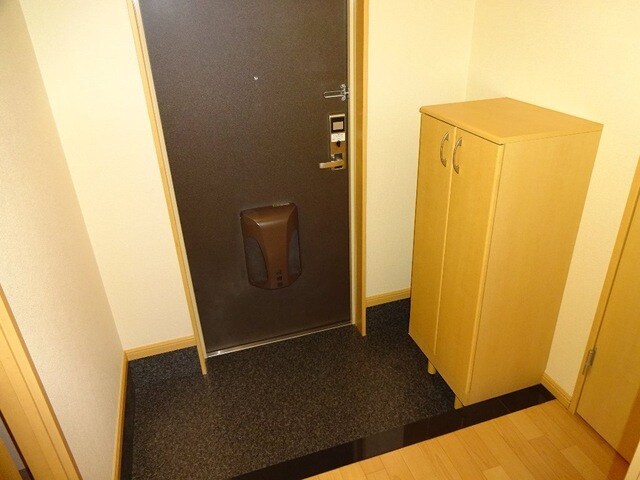 物件内観写真15　(玄関)