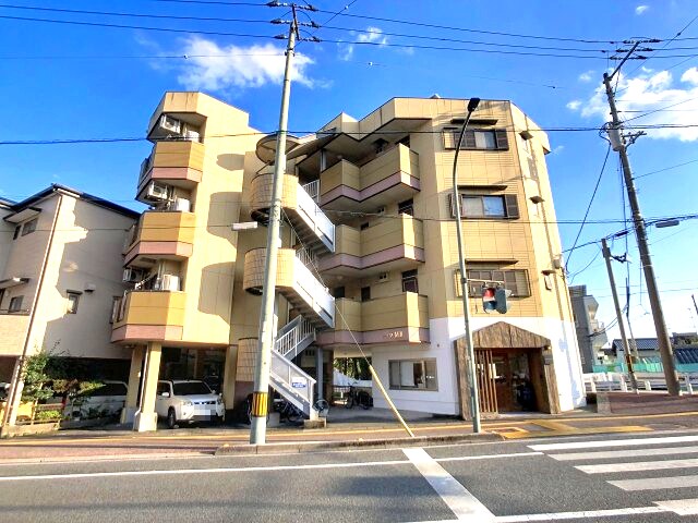 物件外観写真1　(2025年11月撮影)