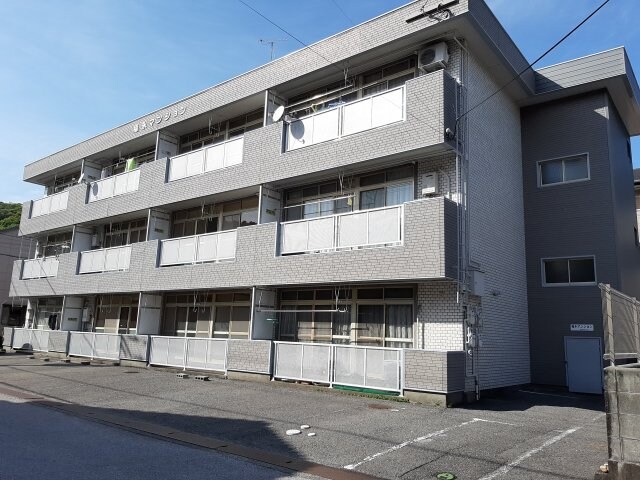 物件外観写真1　(現況が相違する場合は現況を優先致します。)