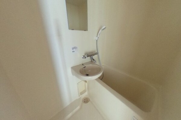 浴室(2022年6月撮影※現況を優先致します。)