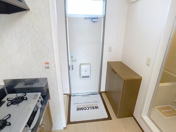 玄関(2025年6月撮影※現況を優先致します。)