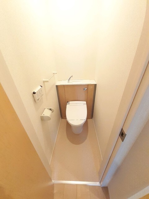 物件内観写真6　(トイレ)